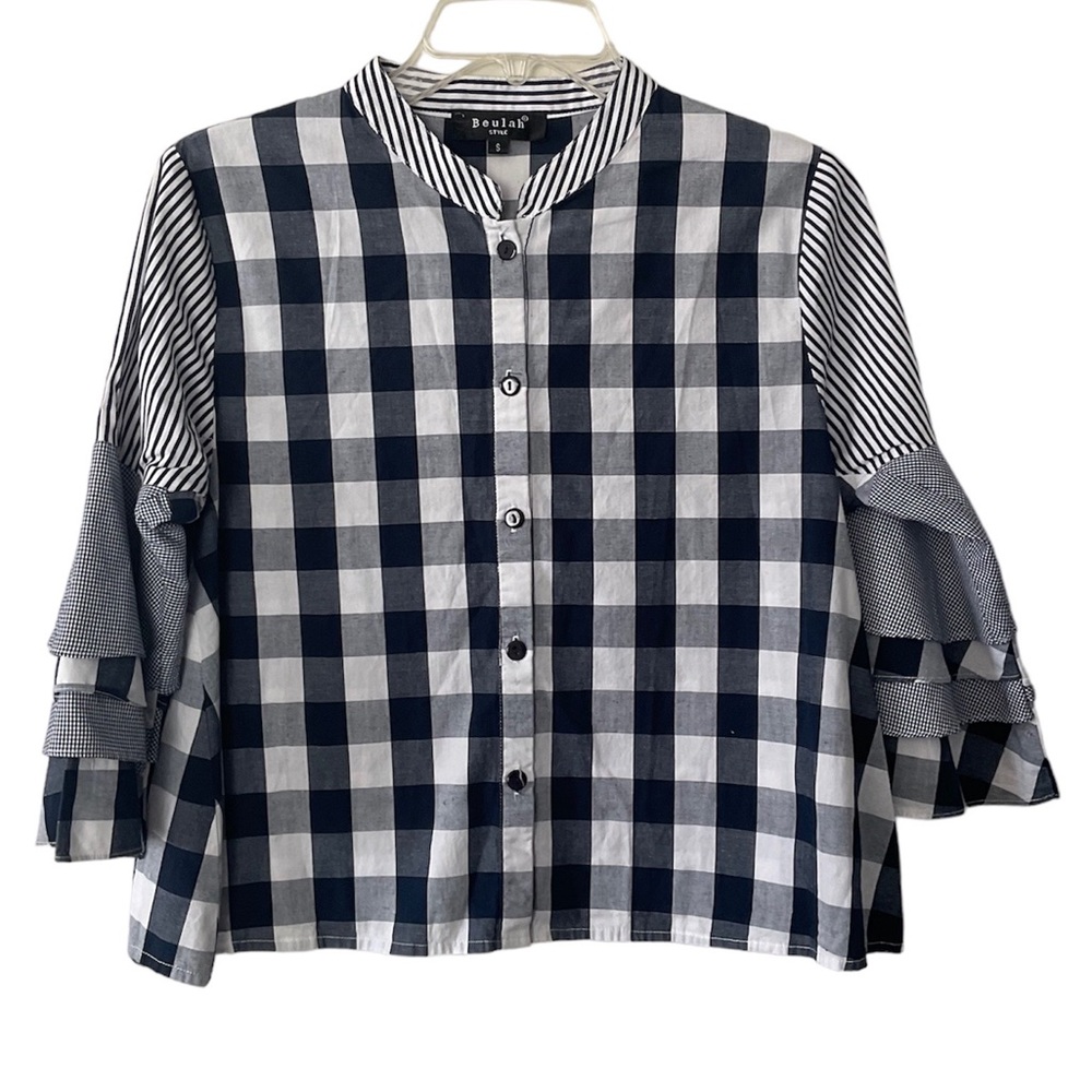 EXCELLENT CONDITION! Beulah Style Blue/White Plaid Top w/ ruffled sleeves